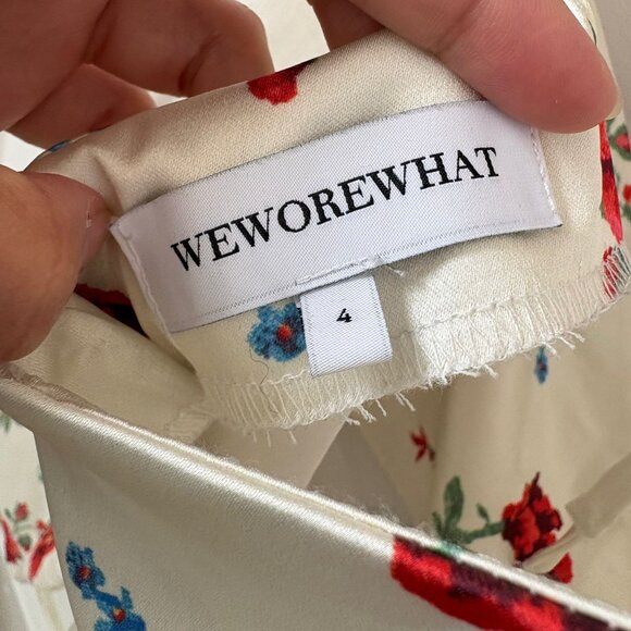 Flowery, satiny white dress - Picture 2 of 4